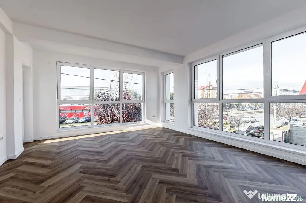 Clădire nouă P+2 cu showroom și birouri în Arad - Arad (Arad)