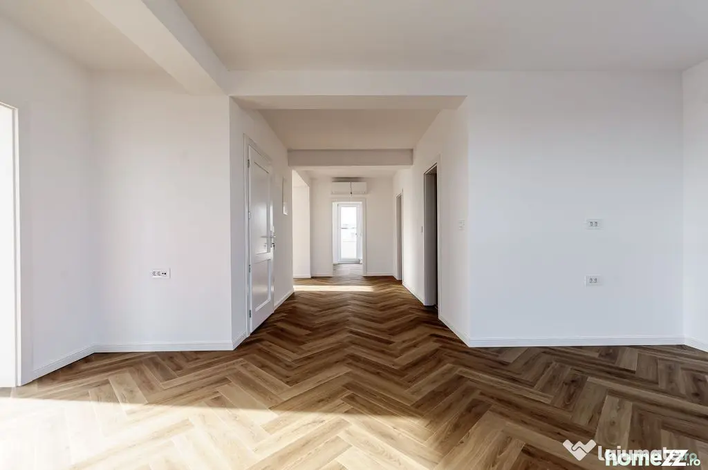 Clădire nouă P+2 cu showroom și birouri în Arad - Arad (Arad)