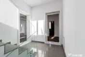 Clădire nouă P+2 cu showroom și birouri în Arad 