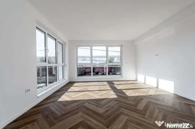 Clădire nouă P+2 cu showroom și birouri în Arad - Arad (Arad)