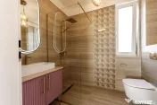 Clădire nouă P+2 cu showroom și birouri în Arad 
