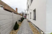Clădire nouă P+2 cu showroom și birouri în Arad 