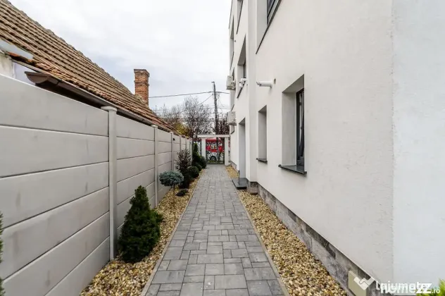 Clădire nouă P+2 cu showroom și birouri în Arad - Arad (Arad)