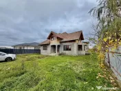 Casă / Vilă Caisului 90% gata 