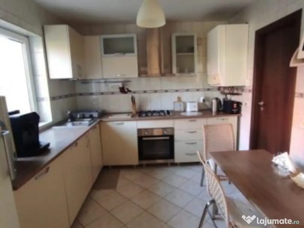 Casa de vanzare – Domnesti, 4 camere