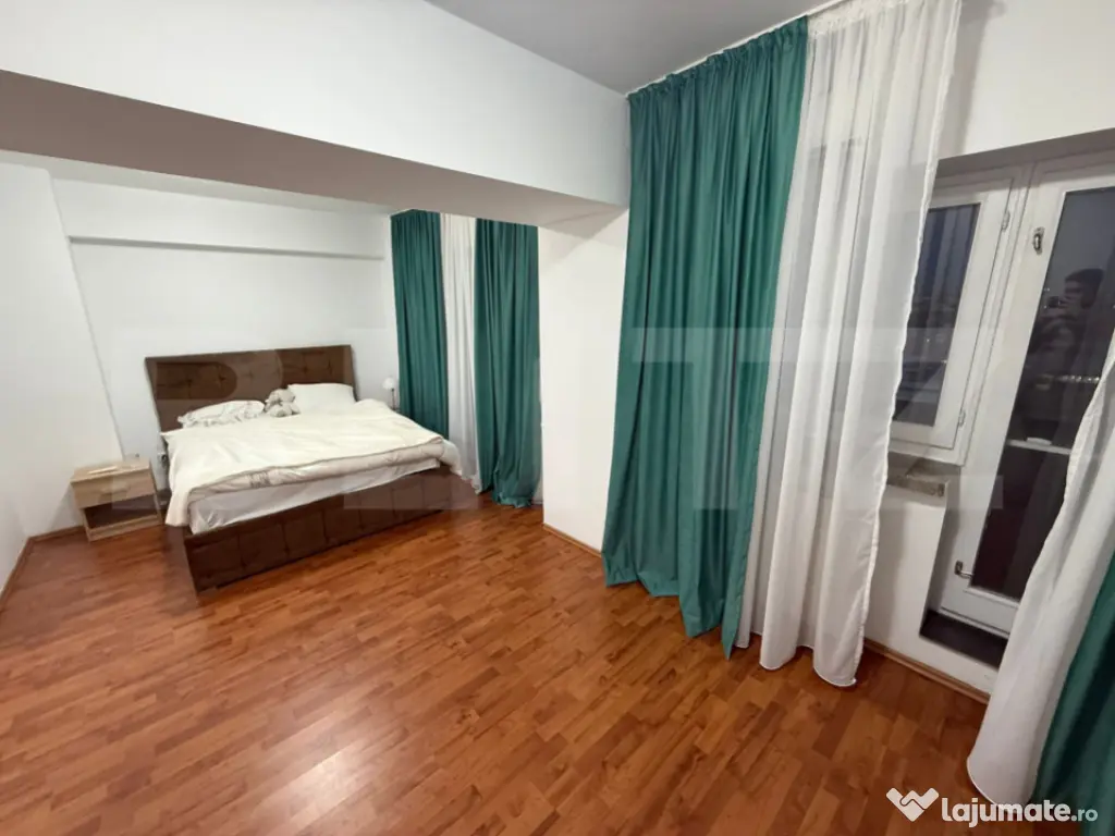 Apartament 4 camere, 140 mp, zona Piata Mare