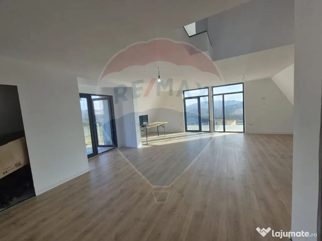 Vanzare Casa A-Frame 3 camere I Constructie 2025