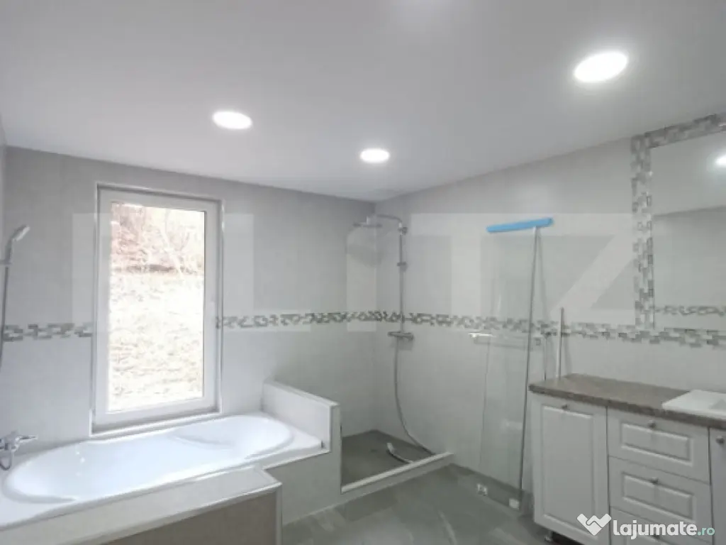 Casa individuala 361 mp, teren 1590 mp, in Luna langa Campia