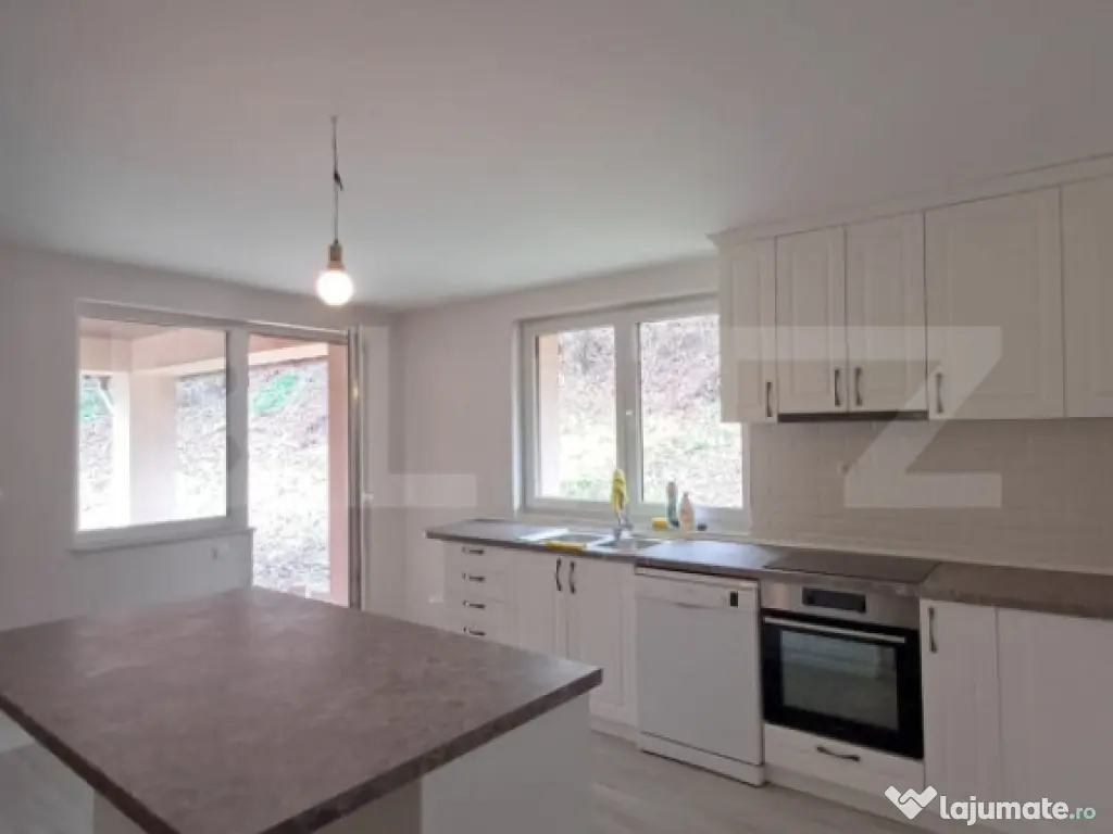 Casa individuala 361 mp, teren 1590 mp, in Luna langa Campia