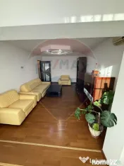 Strada Moldovei, Apartament cu 3 camere plus boxa de vanzare 