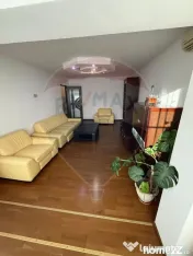 Strada Moldovei, Apartament cu 3 camere plus boxa de vanzare 