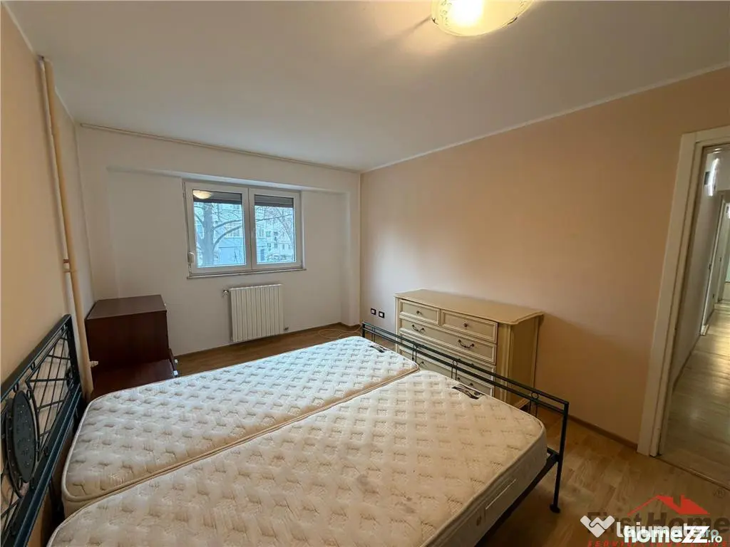 Apartament 4 camere transformat in 3, etaj 1, 100mp, Pictor