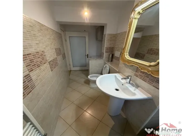 Apartament 4 camere transformat in 3, etaj 1, 100mp, Pictor