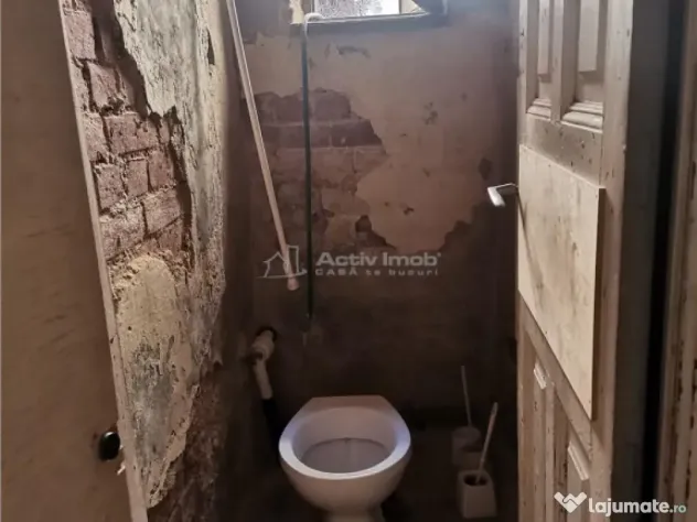 UNIVERSITATE-COLTEI, spatiu comercial nestradal, 72 mp