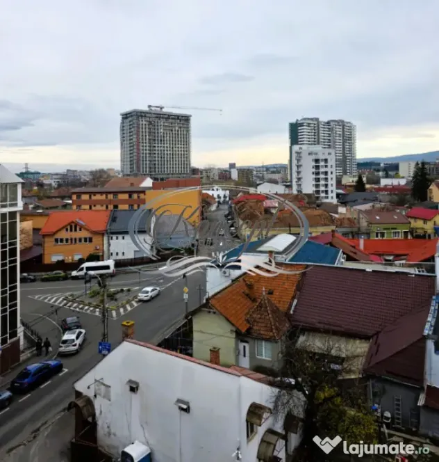 Apartament spatios in zona Semicentrala