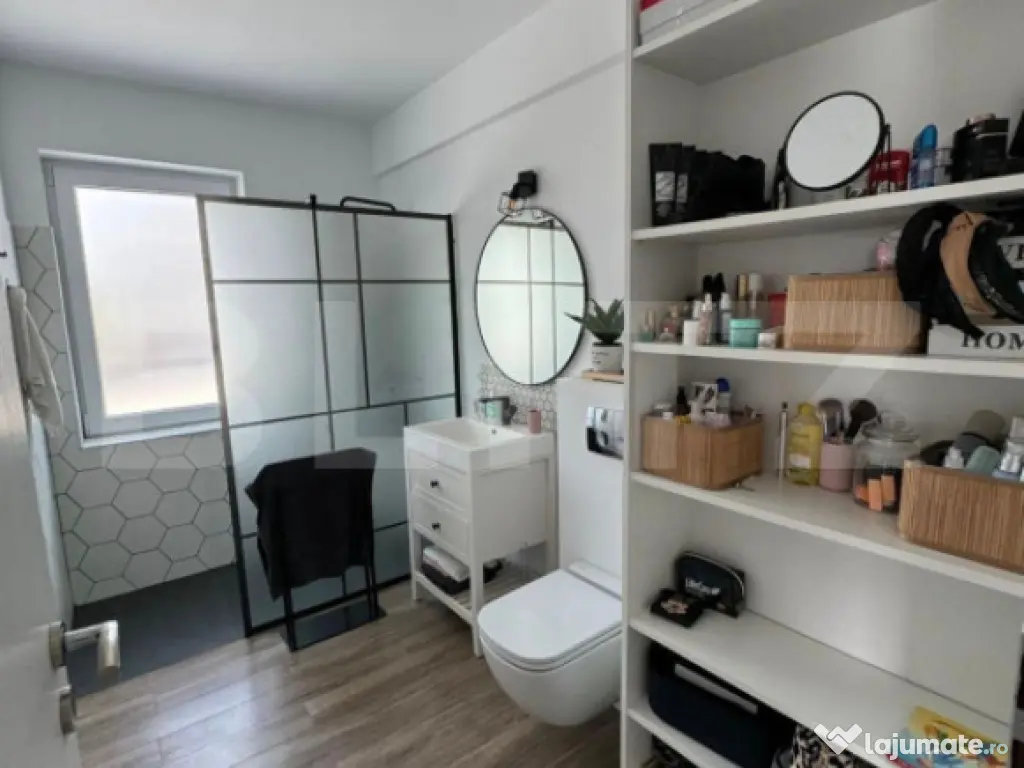 Apartament la cheie, 3 camere, 73 mp, 143 mp terasa, parcare