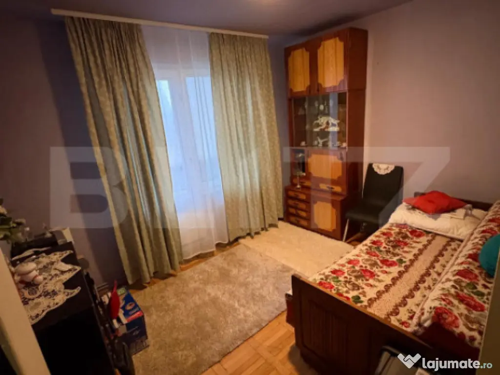 Apartament 4 camere, 80 mp, spațios, etaj intermediar