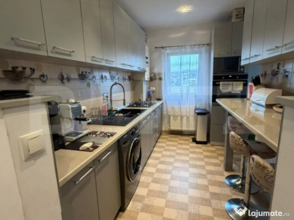 Apartament 3 camere, 64 mp, zona Teilor