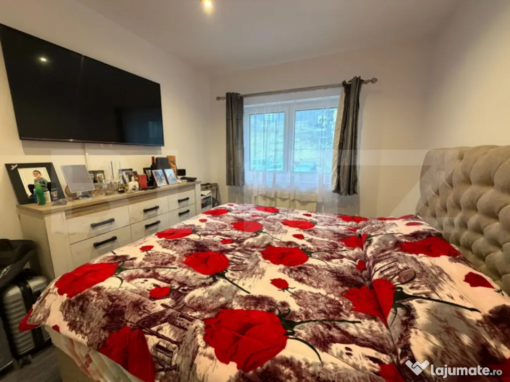 Apartament 3 camere, 64 mp, zona Teilor