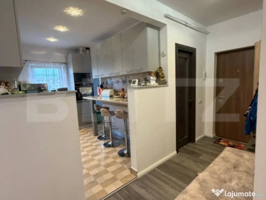 Apartament 3 camere, 64 mp, zona Teilor