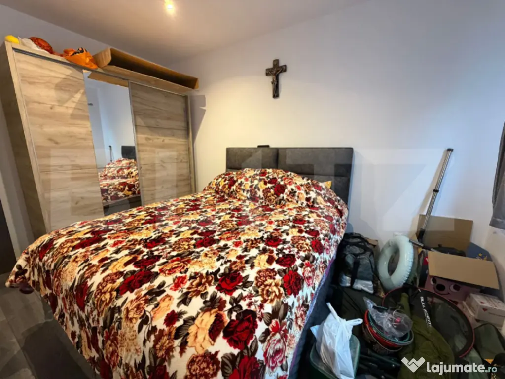 Apartament 3 camere, 64 mp, zona Teilor