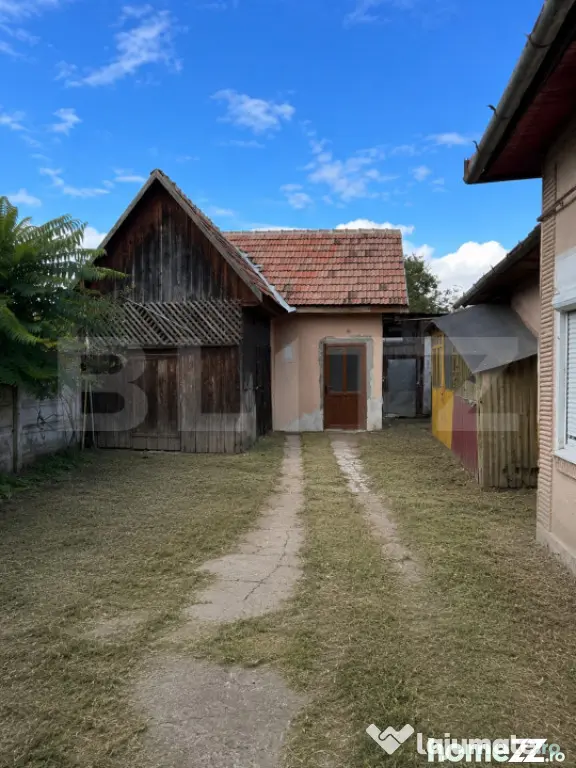 Casă de vânzare, 105.50 mp, teren 483 mp, zona Centru