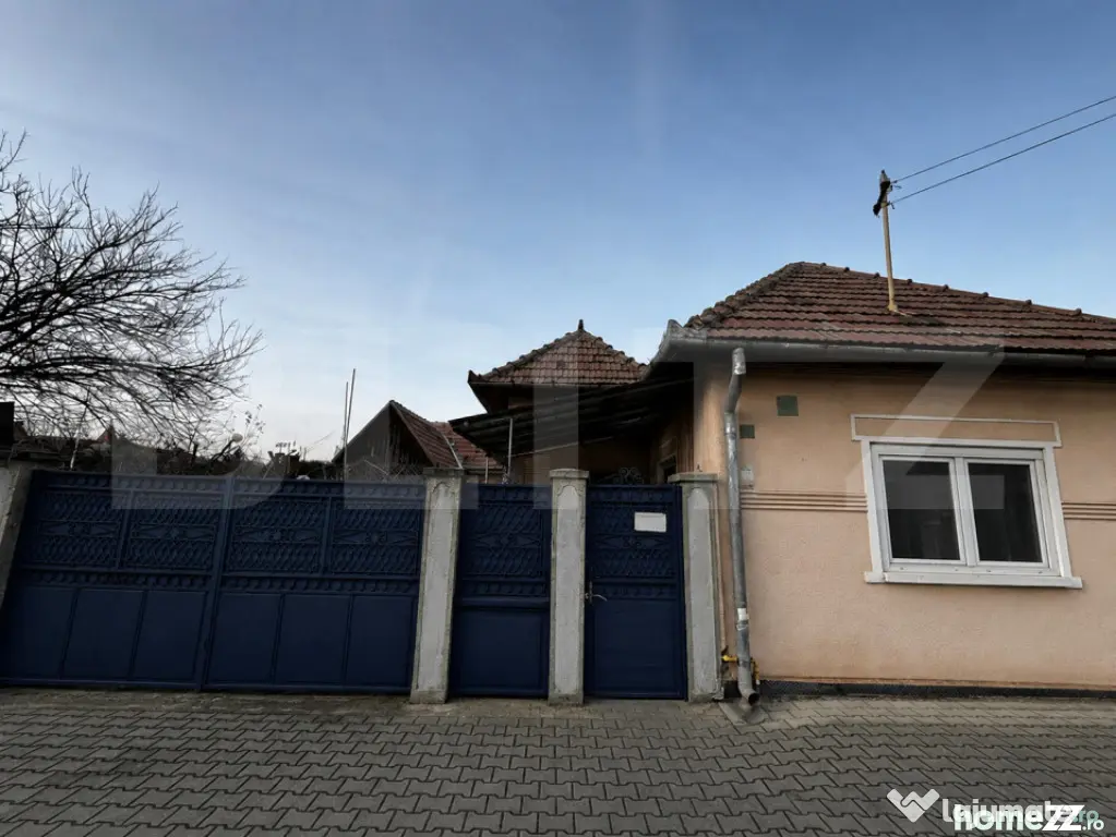 Casă de vânzare, 105.50 mp, teren 483 mp, zona Centru