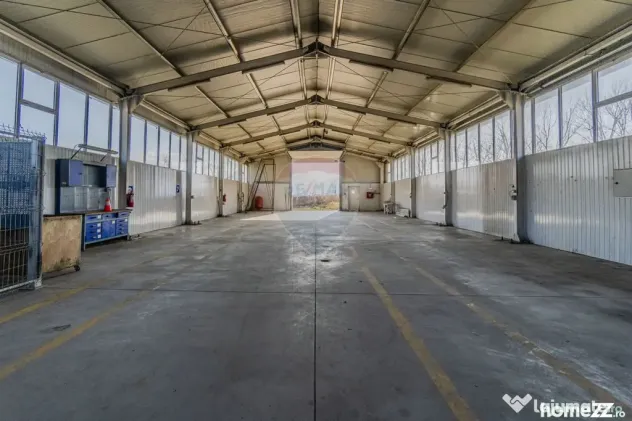 De închiriat spațiu pentru depozitare 300mp + curte 650...