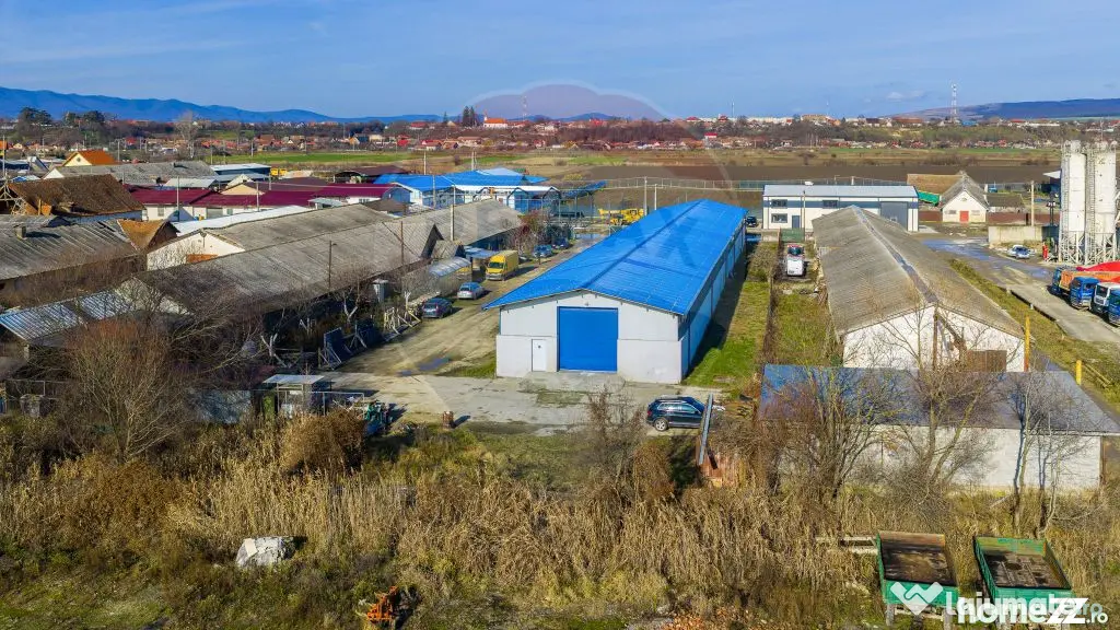 De închiriat spațiu pentru depozitare 300mp + curte 650...