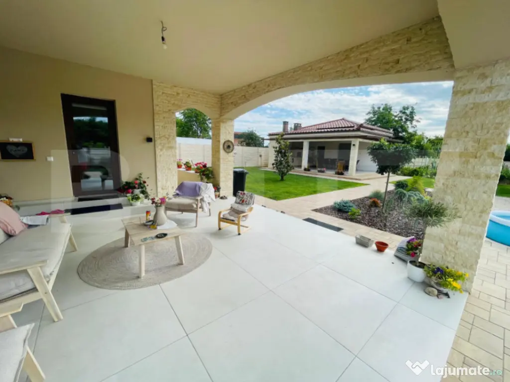 Casă modernă cu 4 dormitoare– Păulești, teren generos