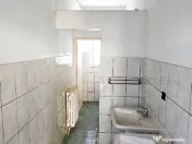 Complex imobiliar format din cladiri si constructii industriale+teren 