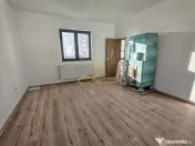 Casă de închiriat – ultracentral | Parter + Etaj separate |