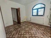 Casă de închiriat – ultracentral | Parter + Etaj separate |