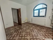 Casă de închiriat – ultracentral | Parter + Etaj separate |