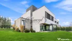 Casa smart, exclusivista, la inceputul strazii Fagetului