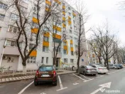 Apartament cu 3 camere de vânzare în zona Sebastian 