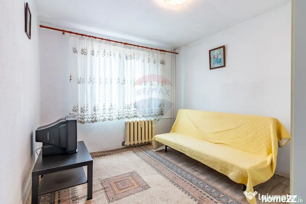 Apartament cu 3 camere de vânzare în zona Sebastian