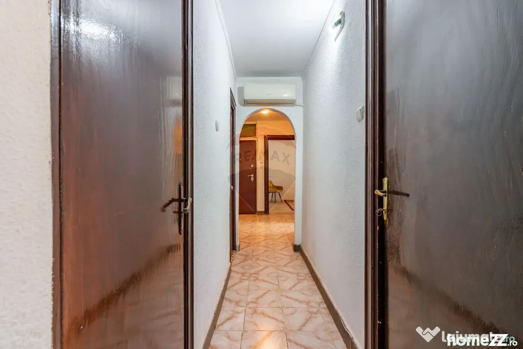 Apartament cu 3 camere de vânzare în zona Sebastian
