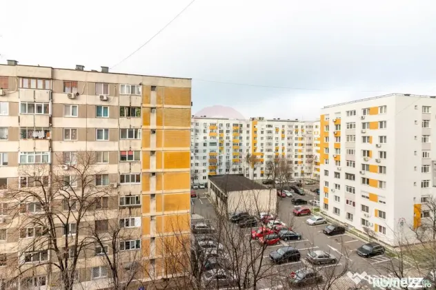 Apartament cu 3 camere de vânzare în zona Sebastian