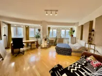 3 Camere, Vis-a-vis de Universitatea Națională de Muzică