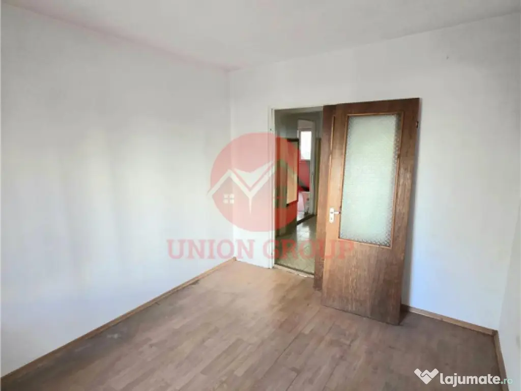 Apartament 3 Camere, Decomandat, Inel 2