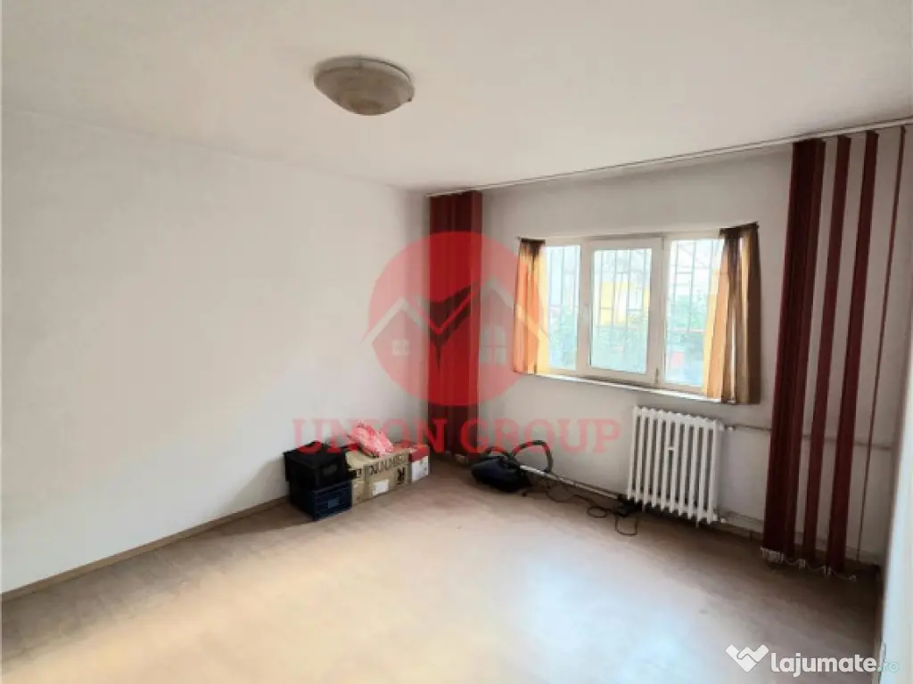 Apartament 3 Camere, Decomandat, Inel 2