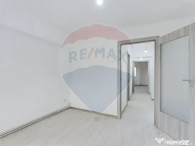 Apartament cu 4 camere de închiriat în zona Centrul Civic