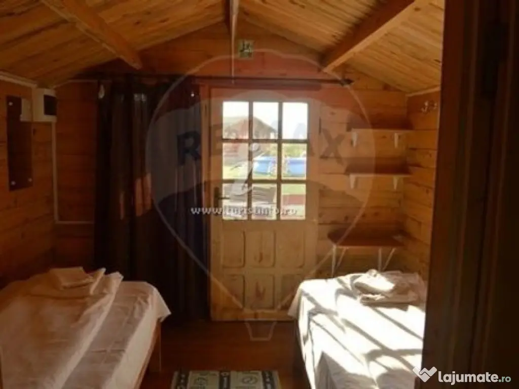 Afacere la cheie – Complex turistic cu 21 de căsuțe d...