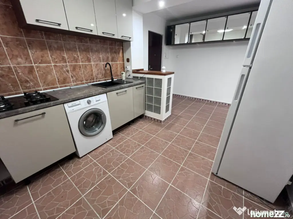 Apartament 3 camere, 63.80 mp utili, zona Centrala
