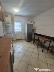 Apartament 3 camere, decomandat - zona Astra-Carpatilor 