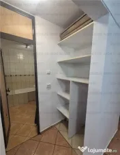 Apartament 3 camere, decomandat - zona Astra-Carpatilor 