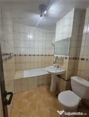 Apartament 3 camere, decomandat - zona Astra-Carpatilor 