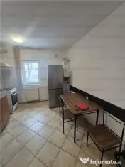 Apartament 3 camere, decomandat - zona Astra-Carpatilor 