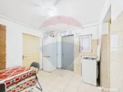 Casă cu două corpuri, ideală pentru firmă, Vitan 